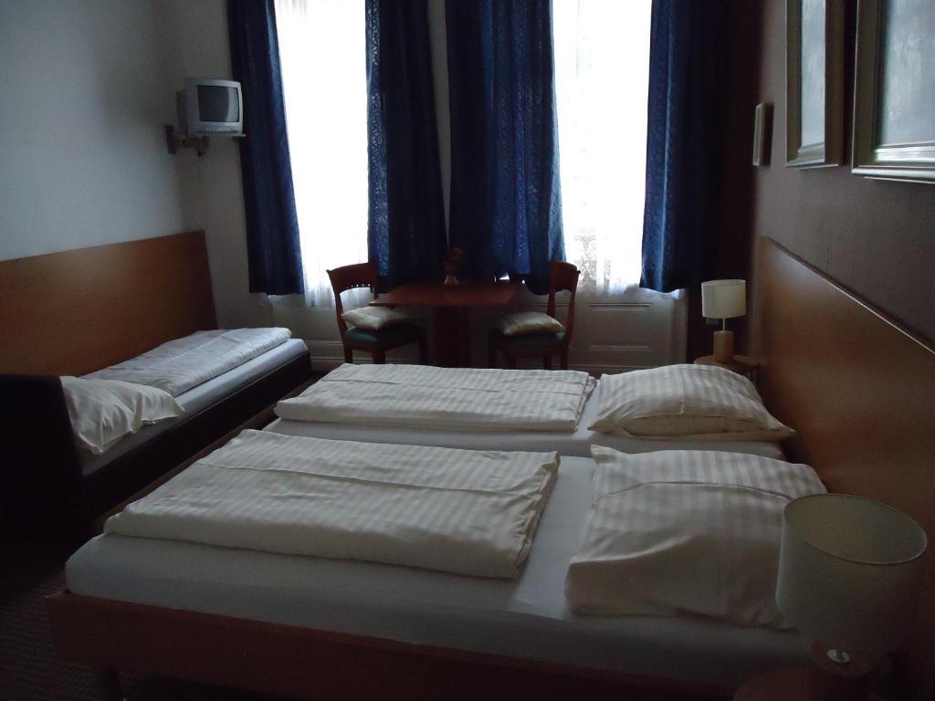 Hotel Garni Nord Hamburg-Harburg Rum bild