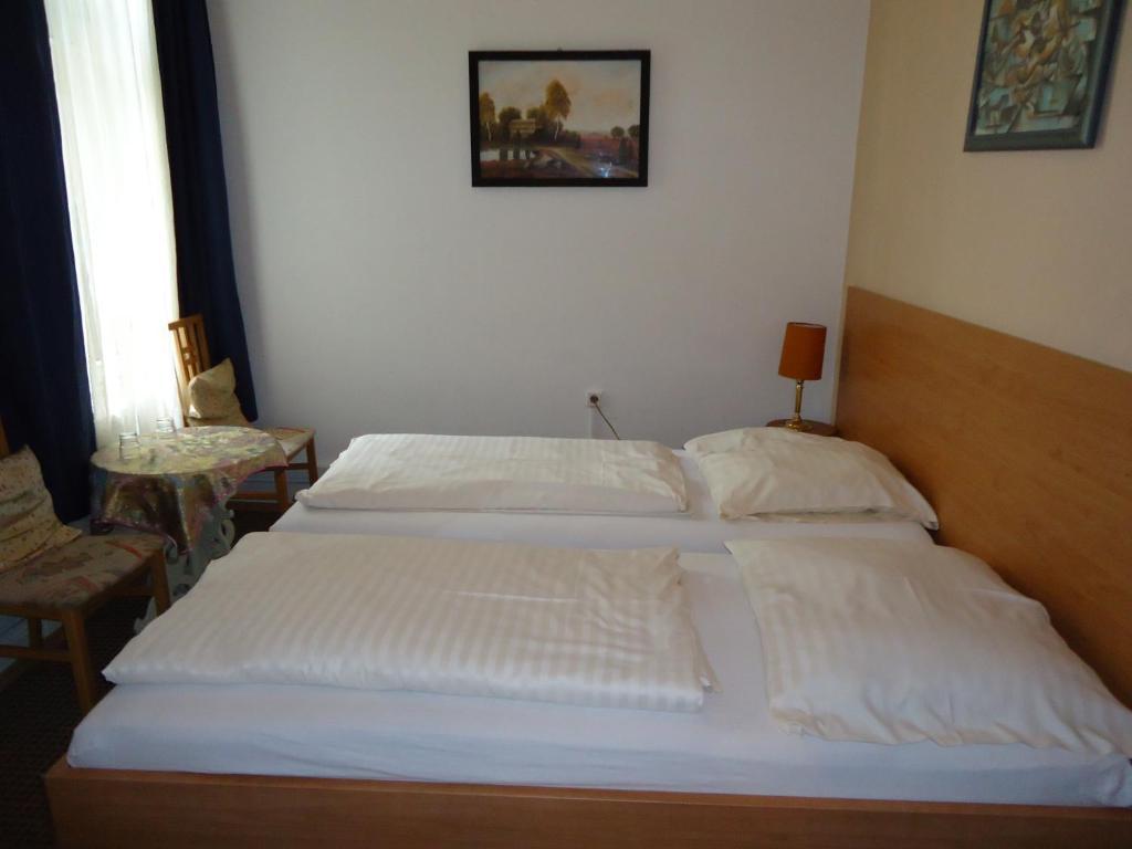 Hotel Garni Nord Hamburg-Harburg Rum bild